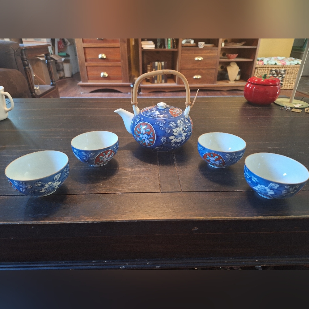 Japanese Blue Floral Imari Teapot Set with Cups